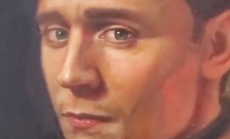 TikTok artistak Tom Hiddleston eta beste pertsonaia ospetsu batzuk margotzen ditu 1800. urteko klasiko gisa