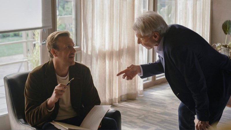   Harrison Ford parle à Jason Segel dans Shrinking