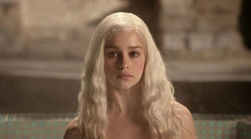   Daenerys Targaryen in de pilot van Game of Thrones