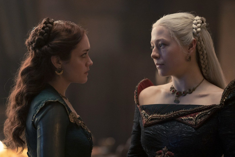 Emma D'Arcy, Olivia Cooke, 'House of the Dragon'에서 Rhaenyra와 Alicent 사이의 '에로틱 에너지' 토론